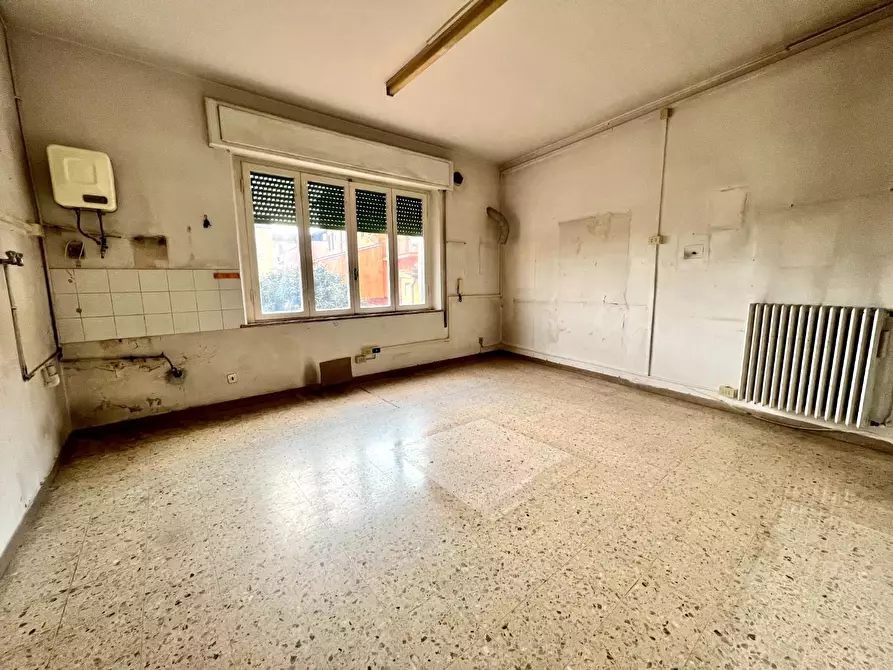 Immagine 21 di Appartamento in vendita  a Pontedera