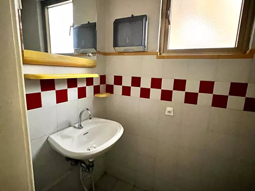 Immagine 17 di Appartamento in vendita  a Pontedera