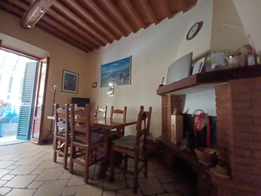 Immagine 1 di Terratetto in vendita  a Capraia E Limite