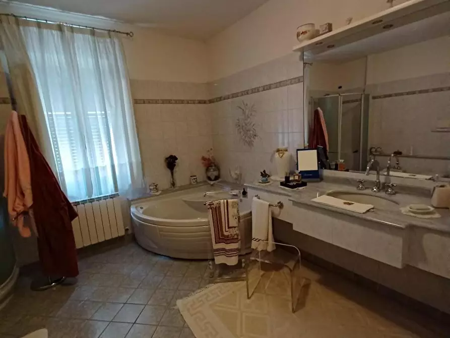 Immagine 23 di Terratetto in vendita  a Capraia E Limite