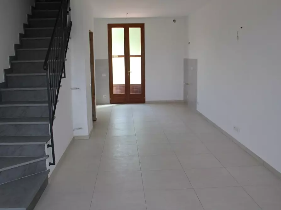 Immagine 2 di Casa bifamiliare in vendita  a Castelfiorentino