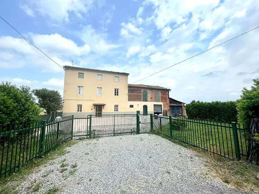 Immagine 24 di Villa in vendita  a Porcari