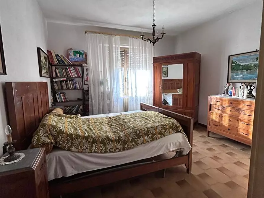 Immagine 22 di Villa in vendita  a Podenzana