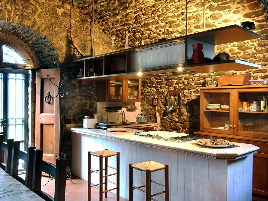 Immagine 26 di Villa in vendita  a Villafranca In Lunigiana