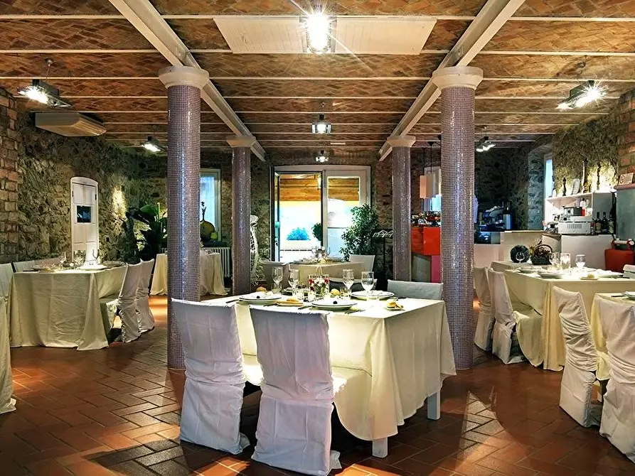 Immagine 39 di Villa in vendita  a Villafranca In Lunigiana