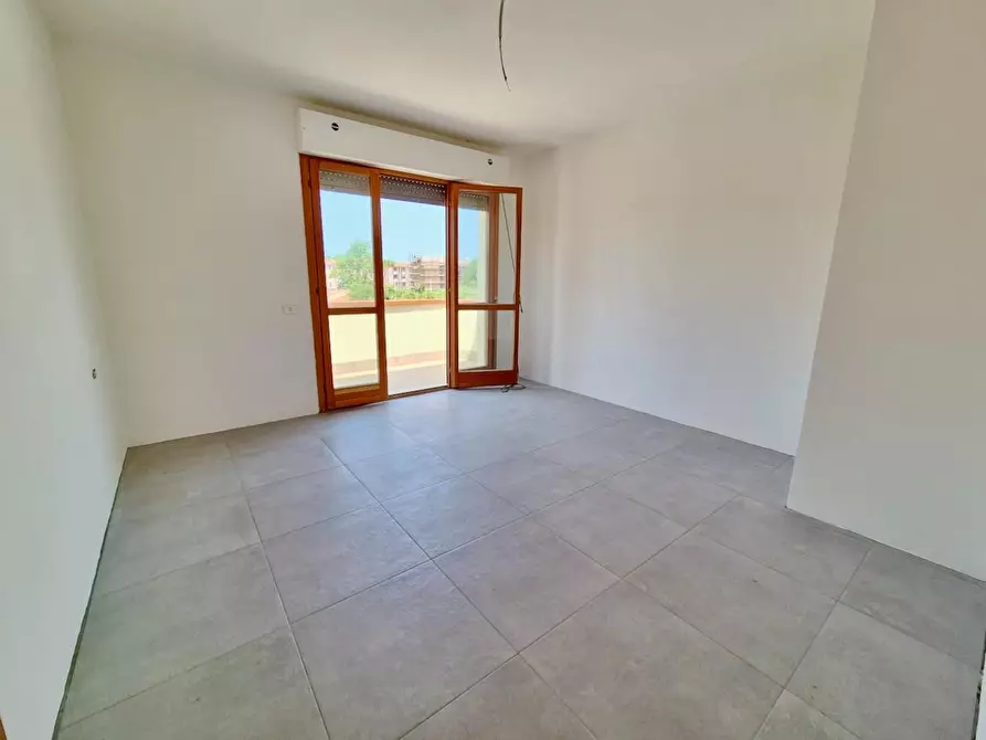 Immagine 11 di Appartamento in vendita  a Pisa