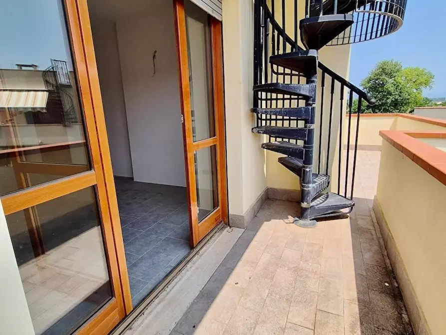 Immagine 4 di Appartamento in vendita  a Pisa