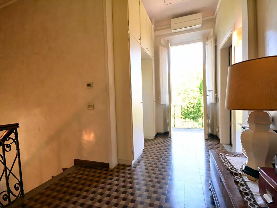 Immagine 21 di Villa in vendita  a Lucca