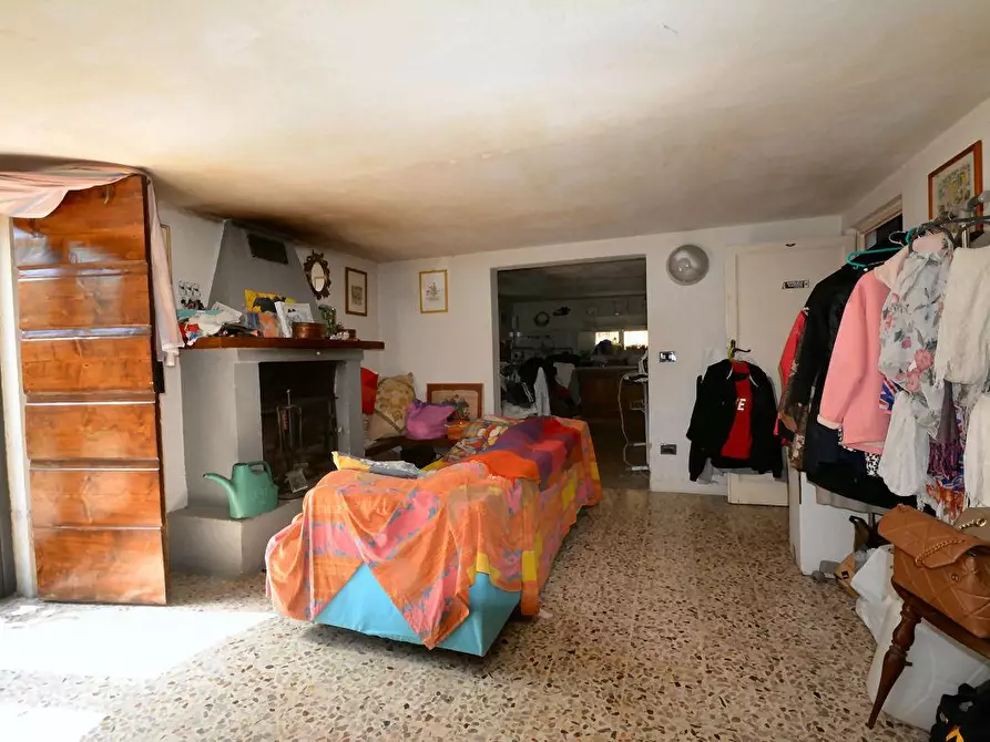 Immagine 25 di Villa in vendita  a Lucca