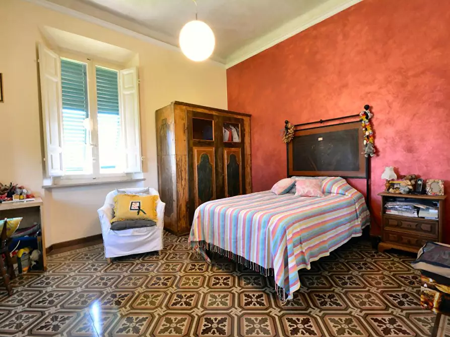 Immagine 18 di Villa in vendita  a Lucca