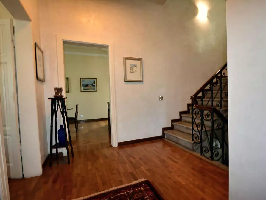 Immagine 13 di Villa in vendita  a Lucca