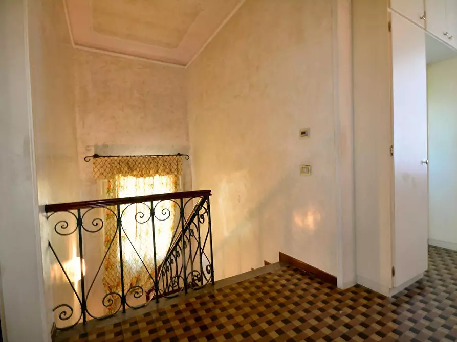 Immagine 23 di Villa in vendita  a Lucca