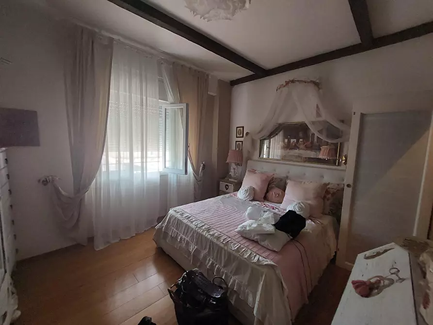 Immagine 26 di Appartamento in vendita  a Carrara