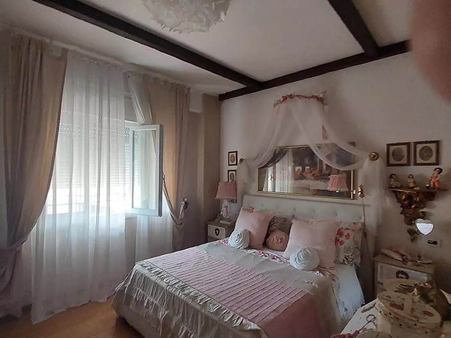 Immagine 32 di Appartamento in vendita  a Carrara