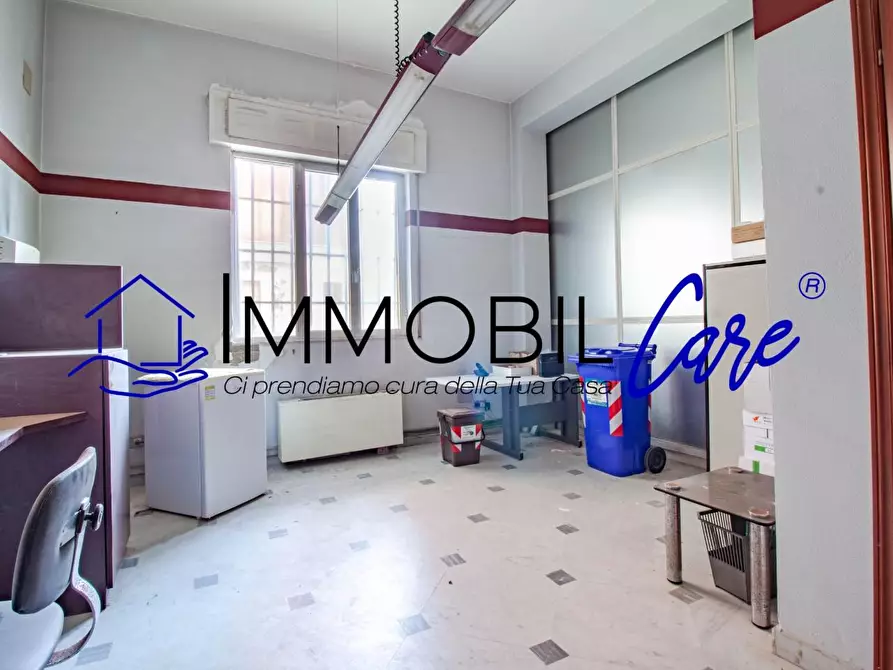 Immagine 10 di Appartamento in vendita  a Livorno