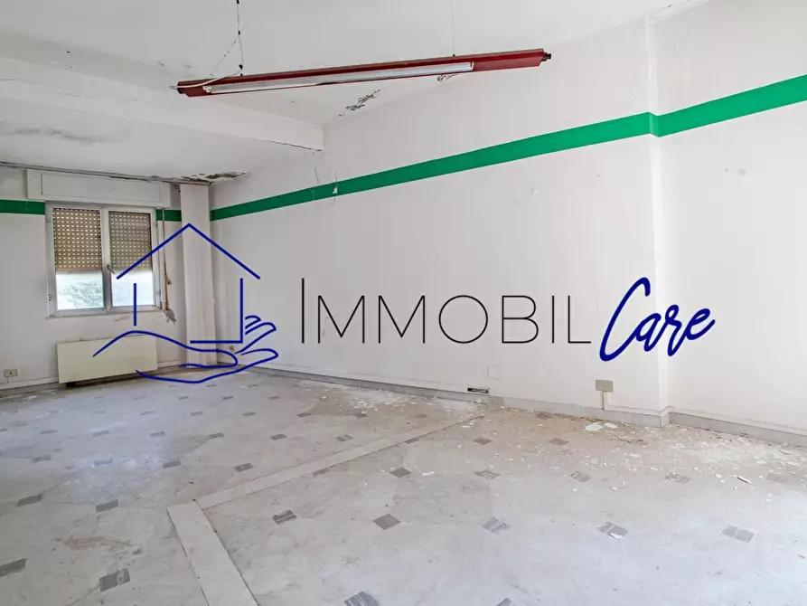 Immagine 10 di Appartamento in vendita  a Livorno