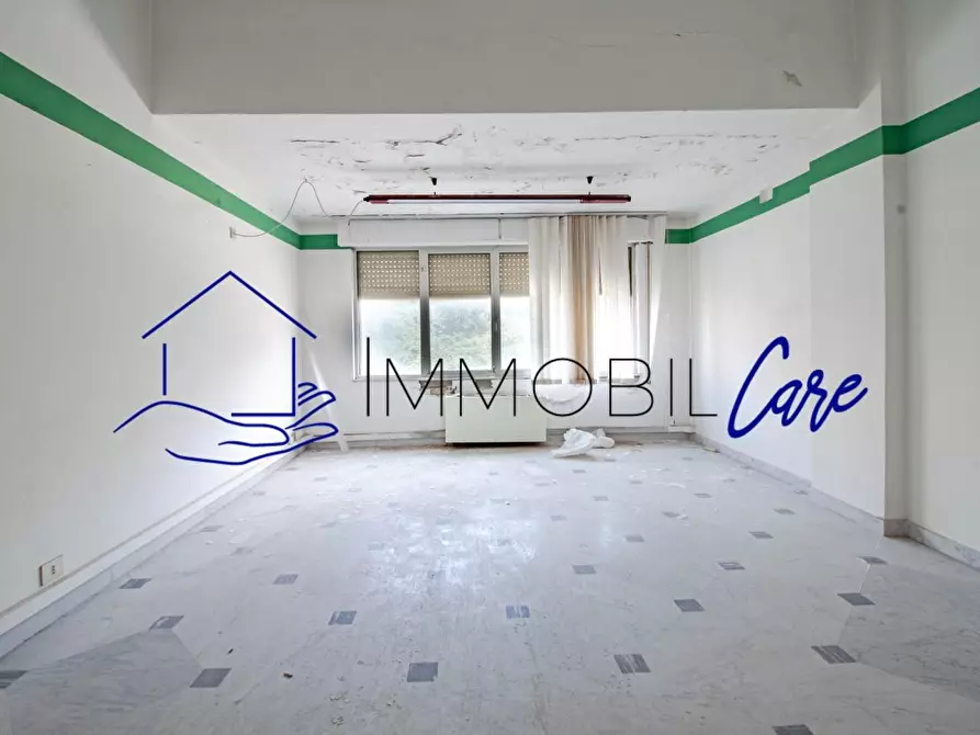 Immagine 5 di Appartamento in vendita  a Livorno