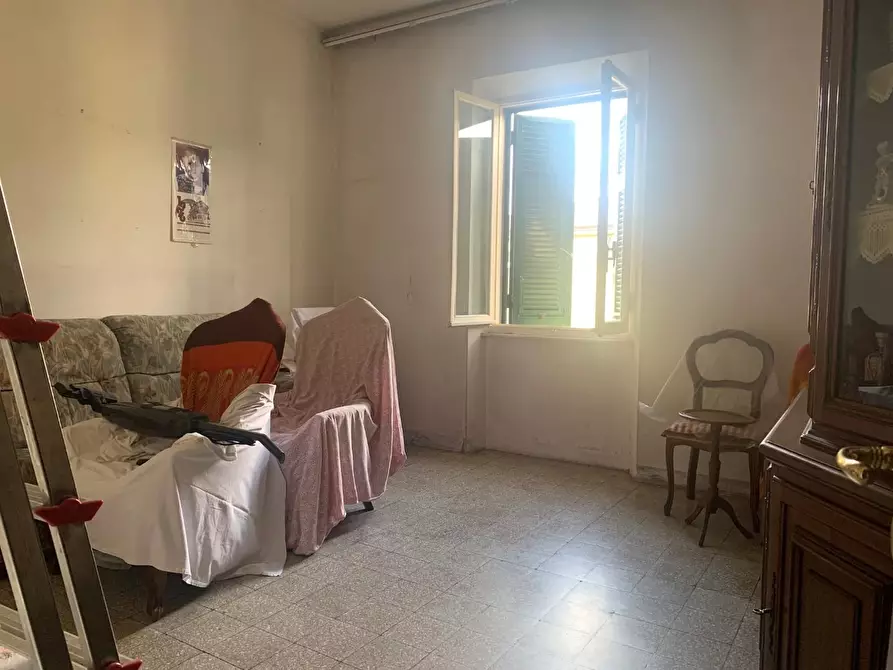 Immagine 2 di Appartamento in vendita  a Carrara