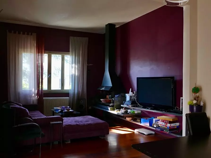 Immagine 3 di Villa in vendita  a Cascina