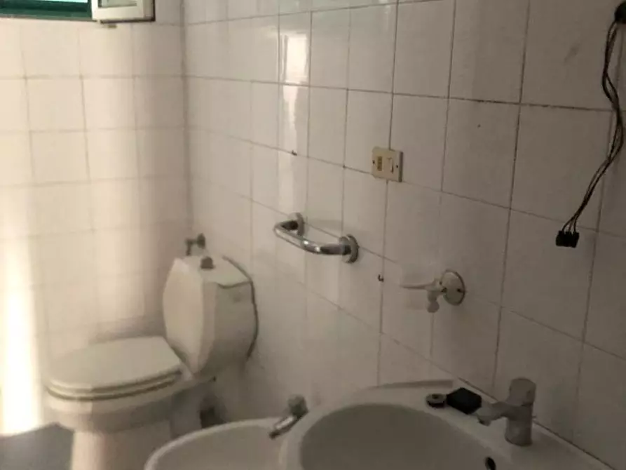 Immagine 12 di Appartamento in vendita  a Carrara