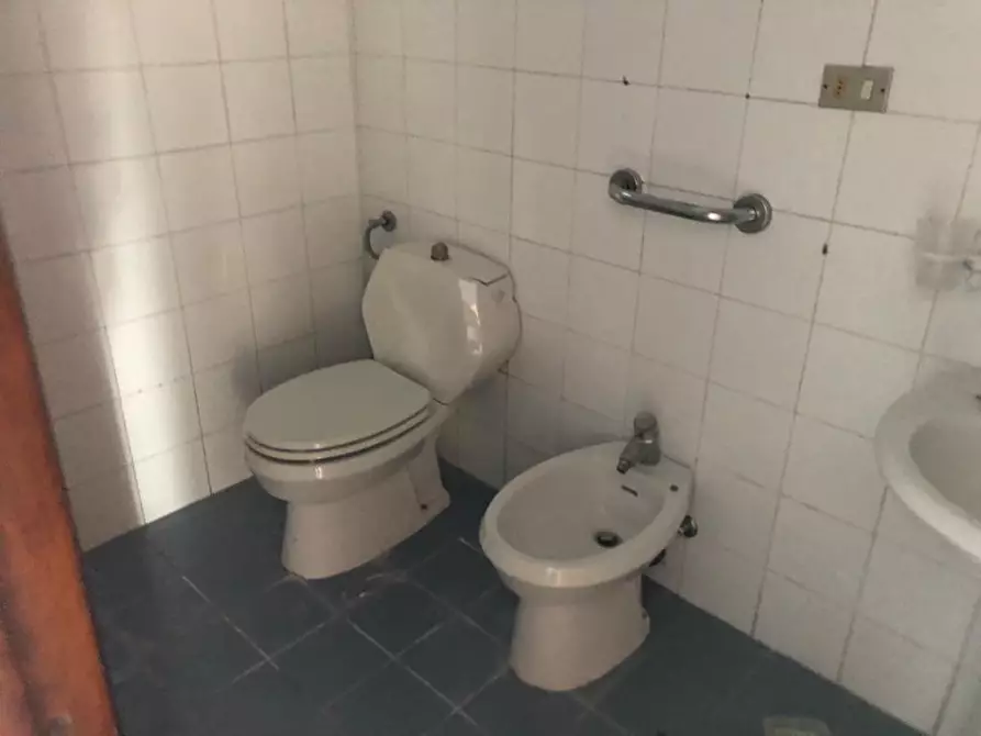 Immagine 13 di Appartamento in vendita  a Carrara