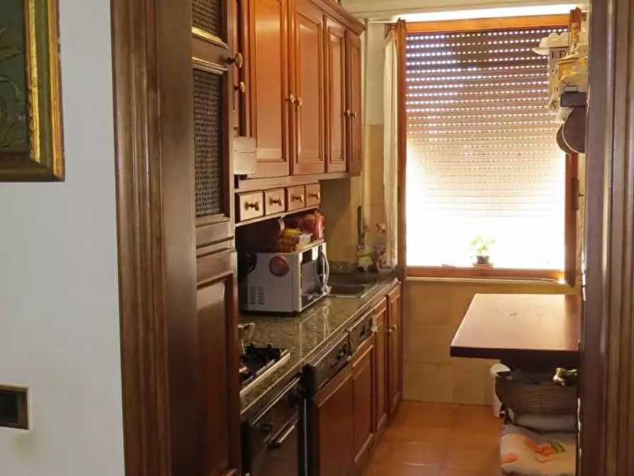 Immagine 10 di Appartamento in vendita  a Massa