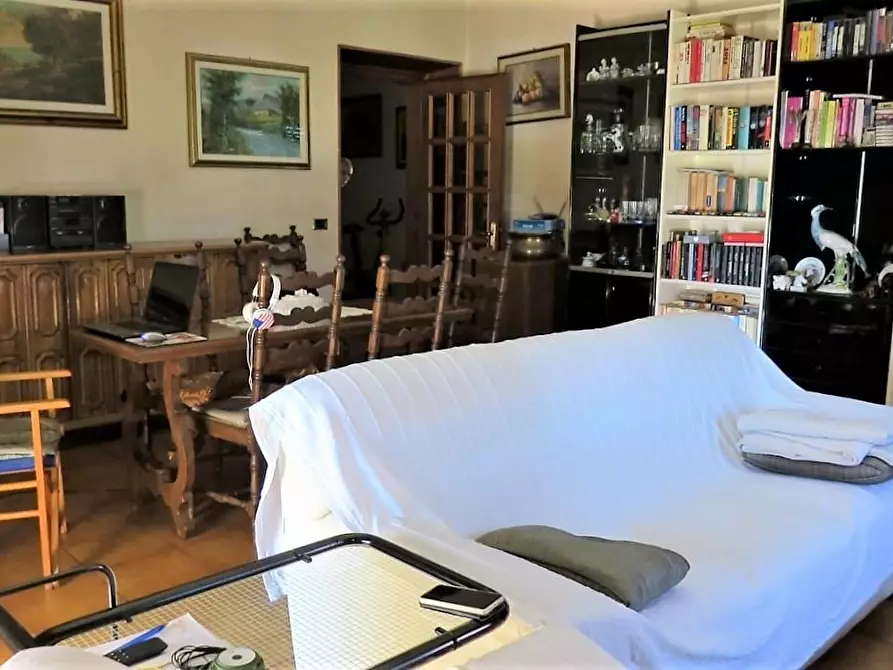 Immagine 3 di Appartamento in vendita  a Massa