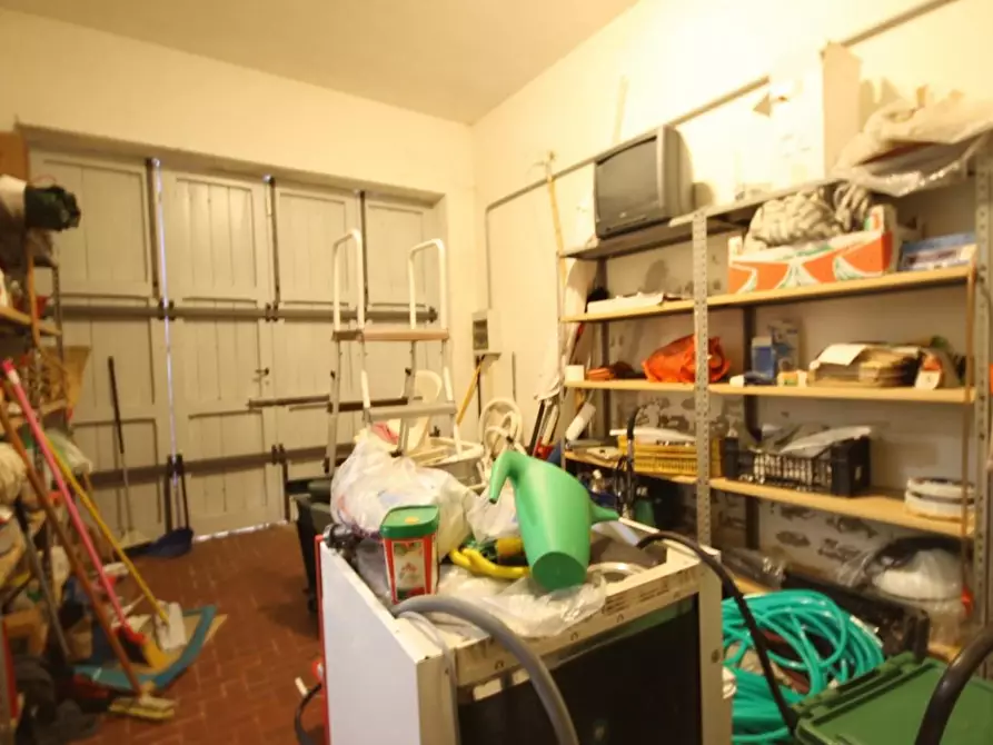 Immagine 23 di Villa in vendita  a Camaiore