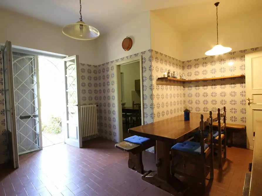 Immagine 20 di Villa in vendita  a Camaiore