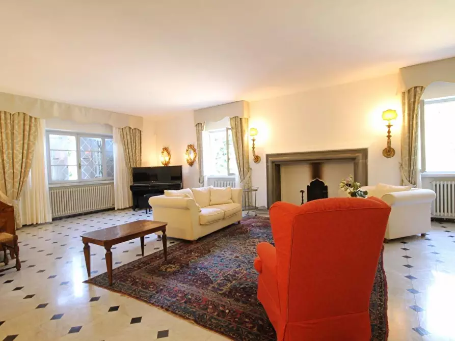 Immagine 14 di Villa in vendita  a Camaiore