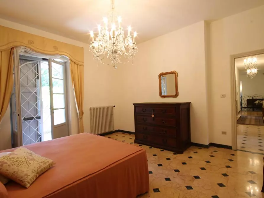 Immagine 29 di Villa in vendita  a Camaiore