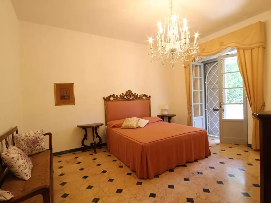 Immagine 28 di Villa in vendita  a Camaiore