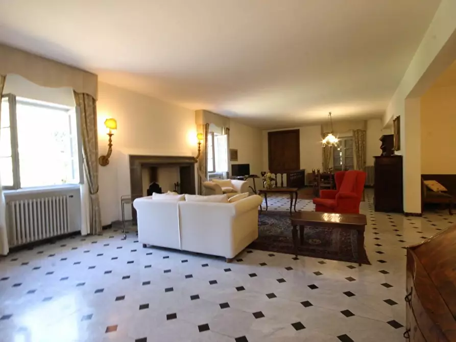 Immagine 16 di Villa in vendita  a Camaiore