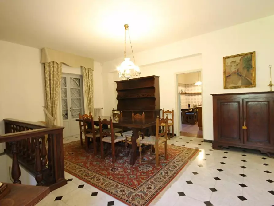 Immagine 18 di Villa in vendita  a Camaiore