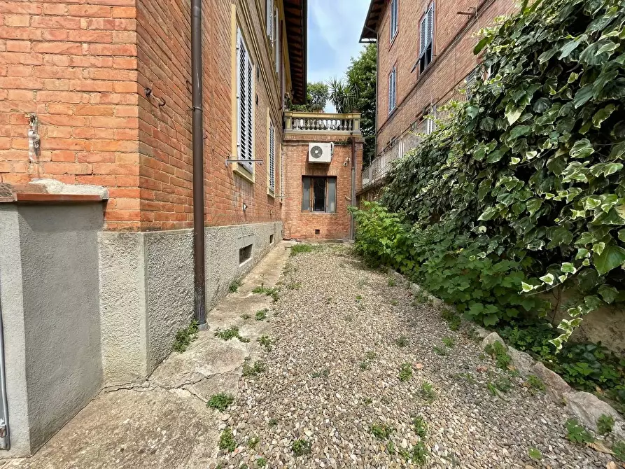 Immagine 20 di Appartamento in affitto  a Siena