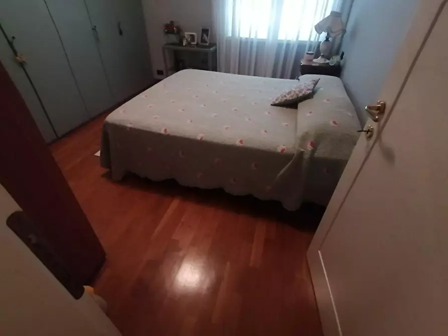 Immagine 16 di Villa in vendita  a Lucca