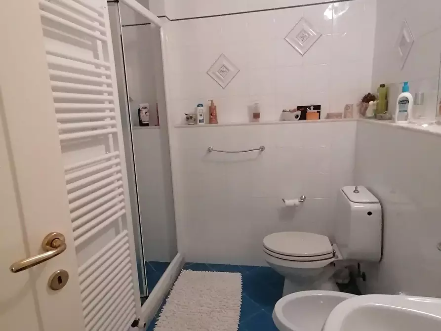 Immagine 7 di Villa in vendita  a Lucca