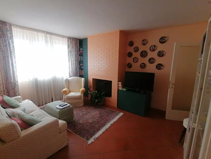 Immagine 9 di Villa in vendita  a Lucca