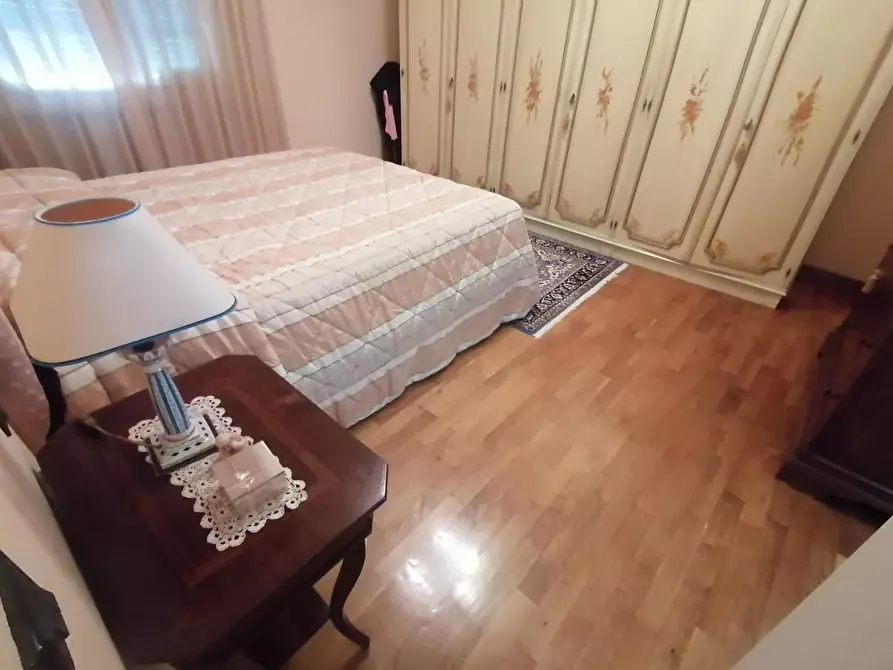 Immagine 21 di Villa in vendita  a Lucca