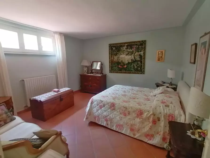 Immagine 6 di Villa in vendita  a Lucca