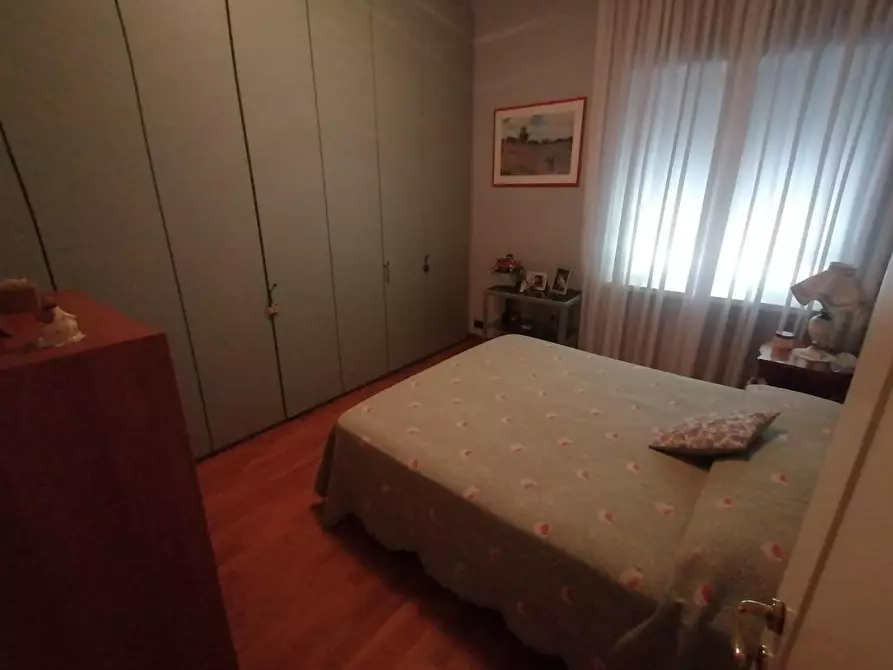 Immagine 15 di Villa in vendita  a Lucca