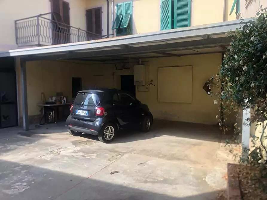 Immagine 7 di Casa semindipendente in vendita  a Massa