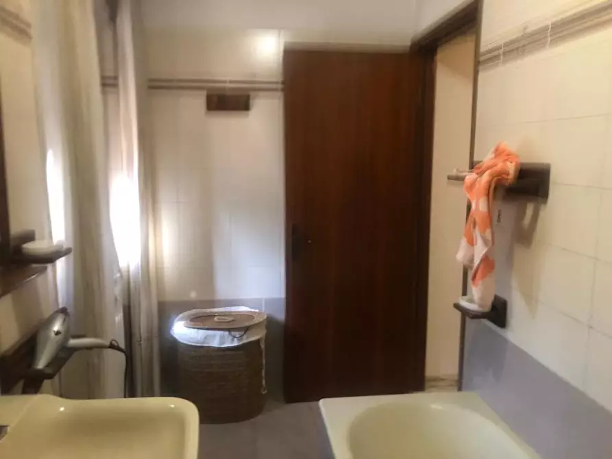 Immagine 17 di Casa semindipendente in vendita  a Massa