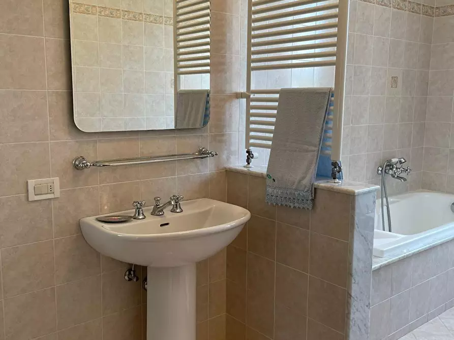 Immagine 15 di Villa in vendita  a San Miniato