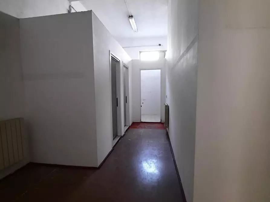 Immagine 6 di Loft/Open space in vendita  a Cascina