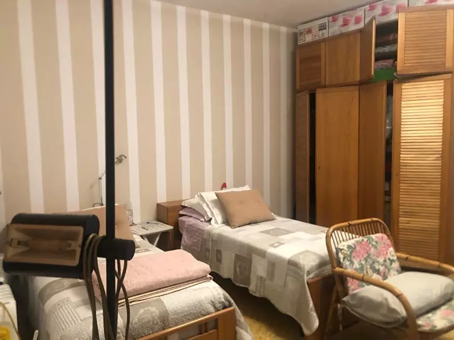 Immagine 15 di Casa semindipendente in vendita  a Massa