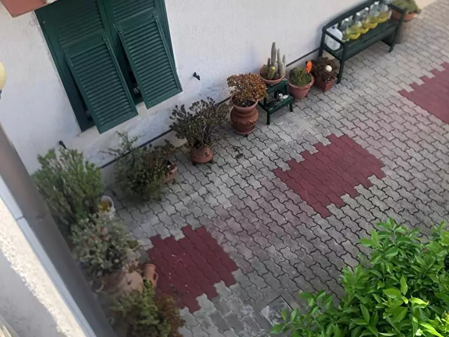Immagine 28 di Casa semindipendente in vendita  a Massa