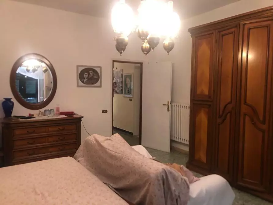 Immagine 22 di Casa semindipendente in vendita  a Massa