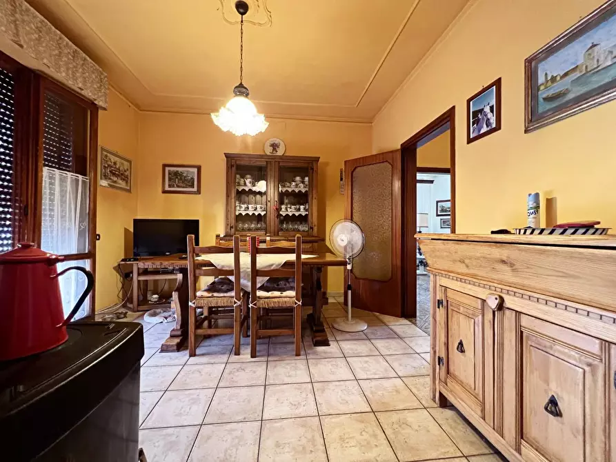 Immagine 27 di Villa in vendita  a Vecchiano