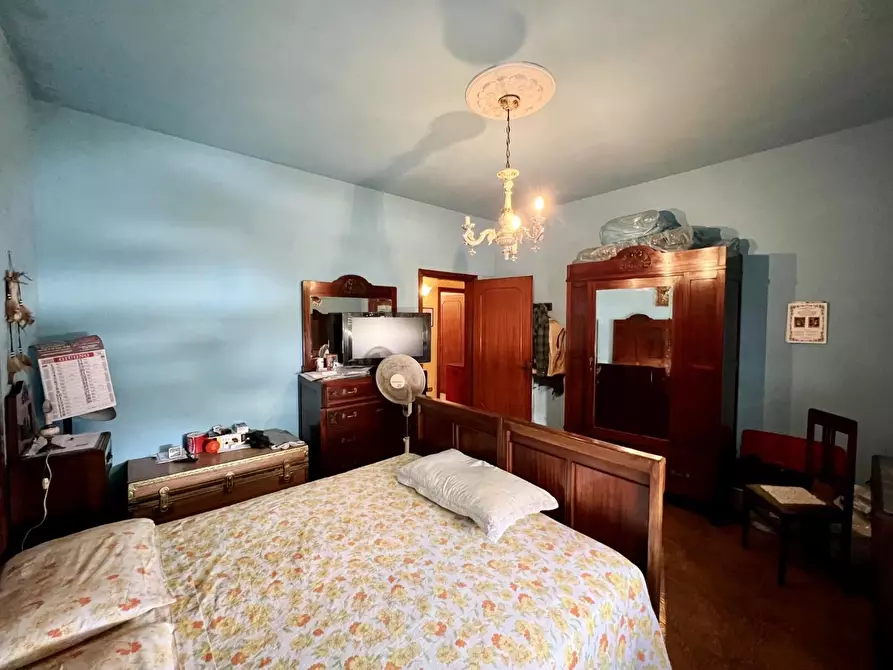 Immagine 36 di Villa in vendita  a Vecchiano